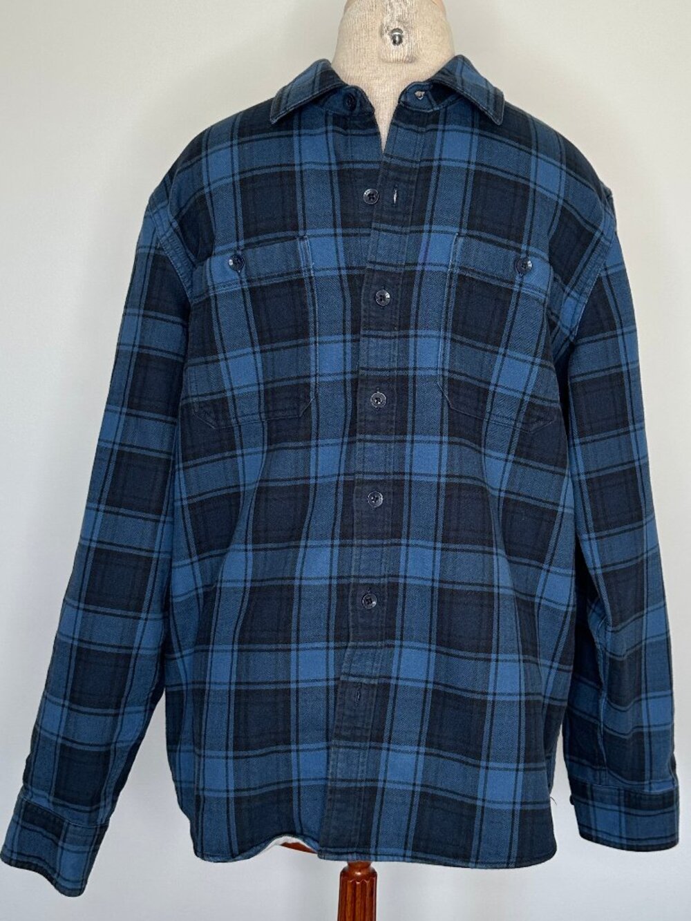 LL Bean Men's Wicked Warm Shirt Medium Blue Plaid Flannel Slightly Fitted Cotton